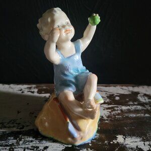 Royal Worcester Figurine Days Of The Week Sundays Child Born On Sabbath #3256